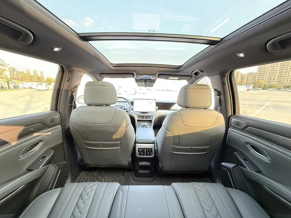BYD Song L DM Intelligent Driving Edition DM-i 112KM Beyond Edition 2025 — миниатюра 3