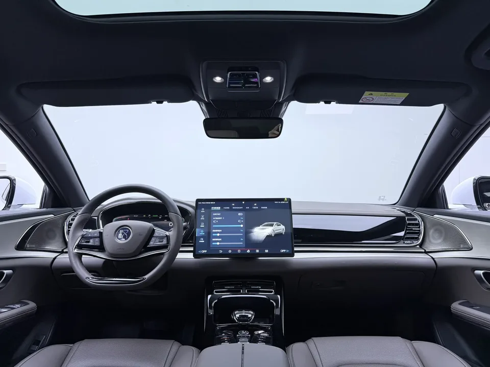 BYD Han EV standard range version luxury model 2022 — миниатюра 4