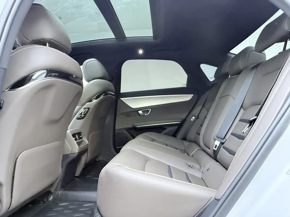 BYD Han EV standard range version luxury model 2022 — миниатюра 5