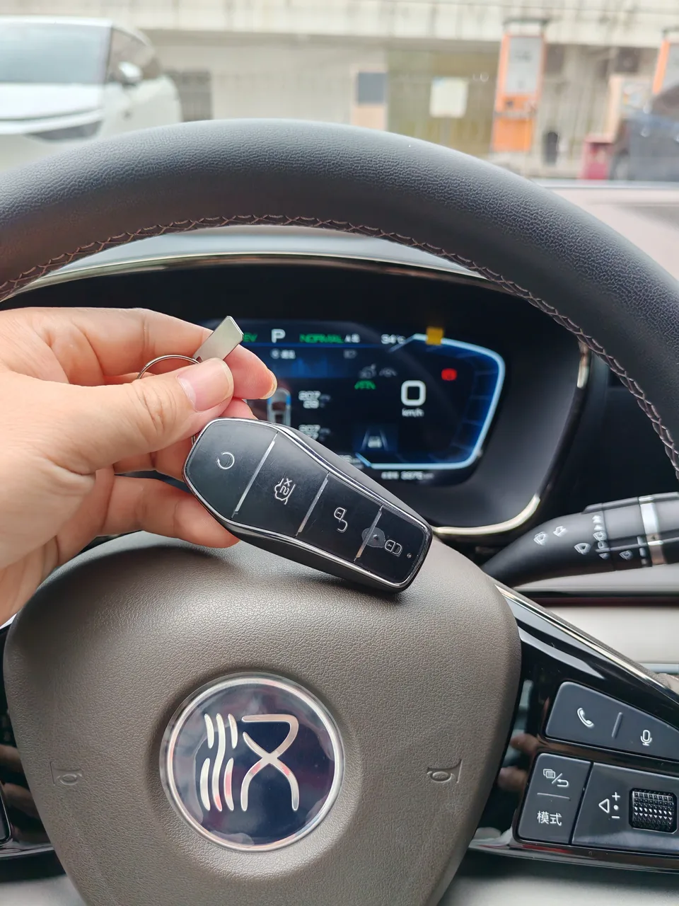 BYD Han DM DM-i Champion Edition 121KM Prestige Edition 2023 — миниатюра 3