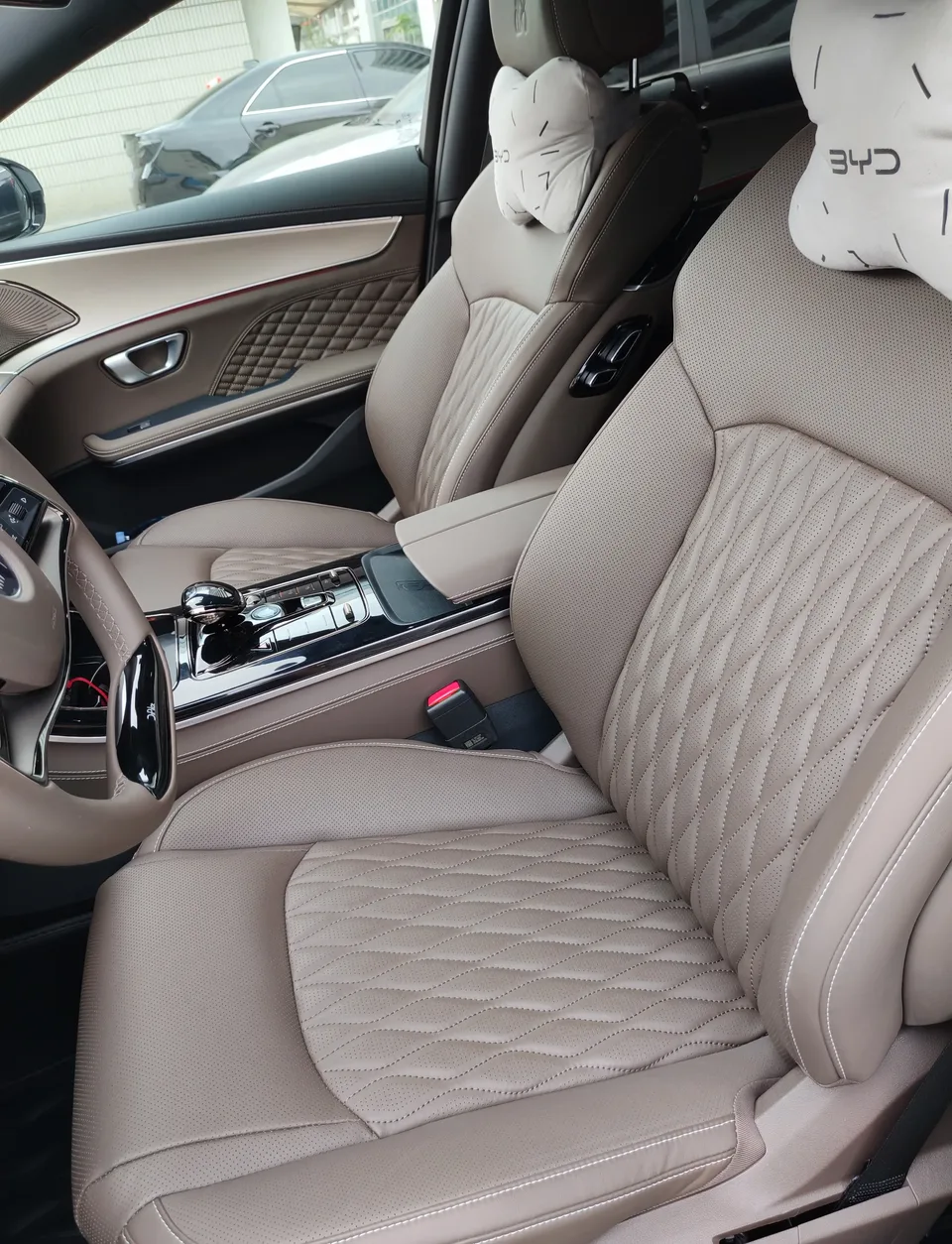 BYD Han DM DM-i Champion Edition 121KM Prestige Edition 2023 — миниатюра 5