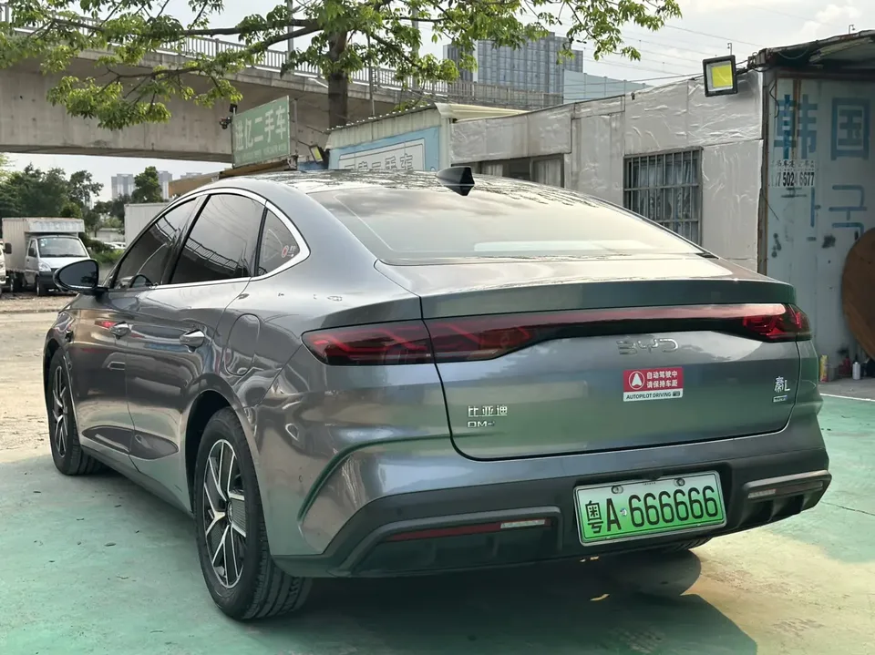 BYD Qin L DM Qin L DM 2025 DM-i 80KM Intelligent Driving Edition 2025 — thumbnail 2