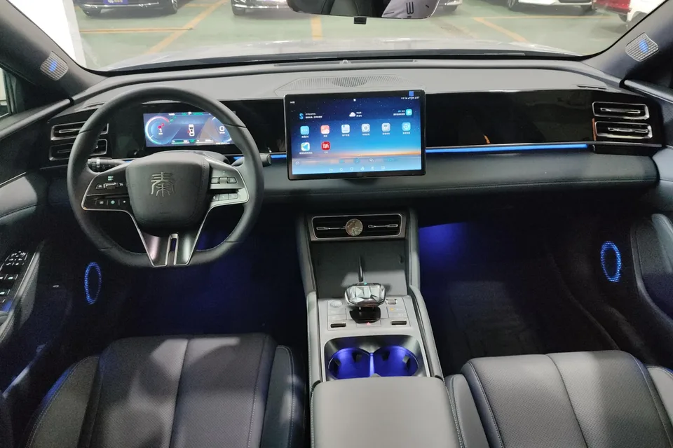 BYD Qin L DM DM-i 120KM Leading Model 2024 — миниатюра 3
