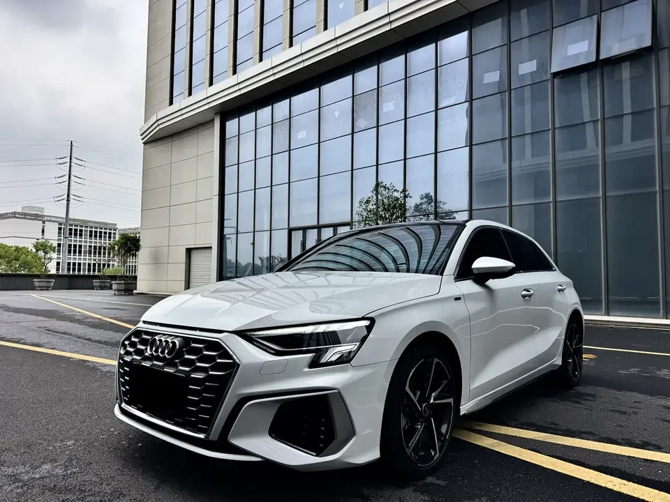 Audi A3 Sportback 35 TFSI stylish and sporty 2023 — миниатюра 3