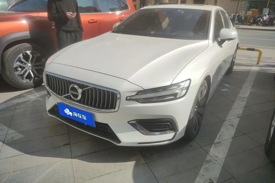 Volvo S60 2022
