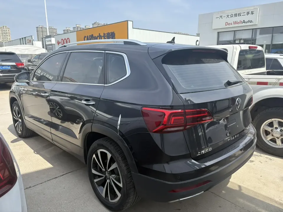 Volkswagen Tharu Tharu 280TSI 2WD Luxury Edition 2023 — thumbnail 4