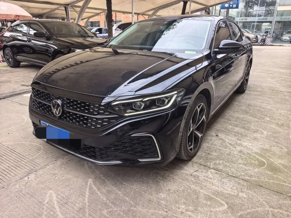 Volkswagen Passat 2023