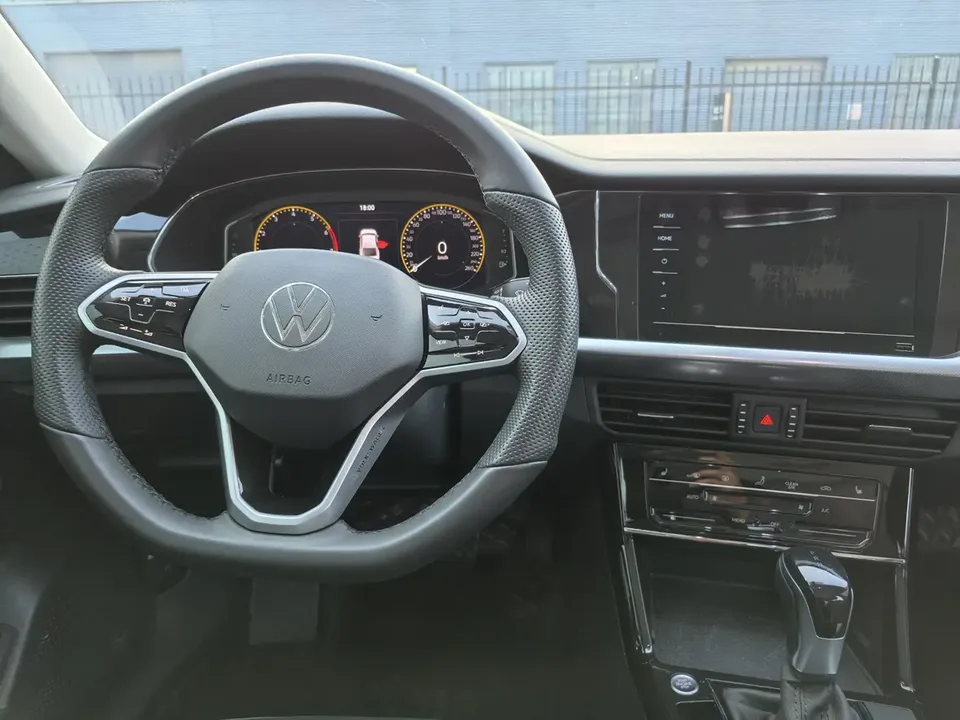 Volkswagen Passat facelift 330TSI Elite Edition 2023 — миниатюра 4