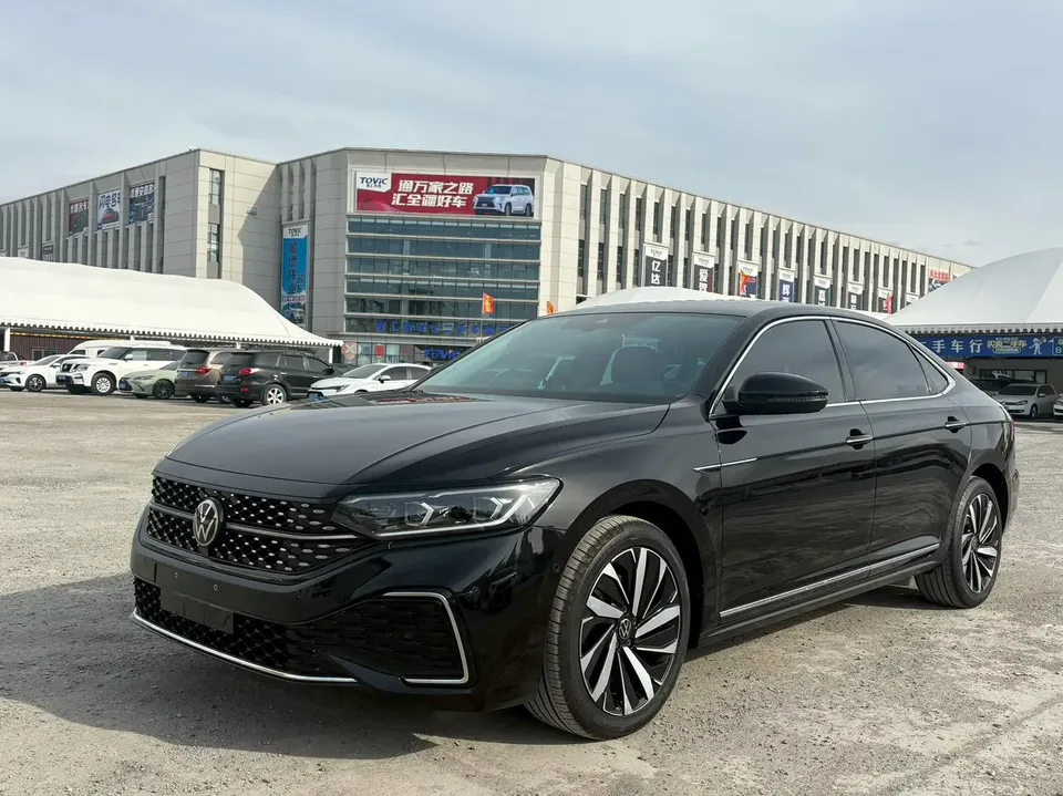 Volkswagen Passat 2023