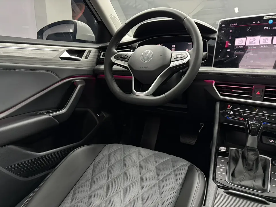 Volkswagen Sagitar 2023 Sagitar 280TSI DSG Excellence Edition Plus 2022 — миниатюра 4