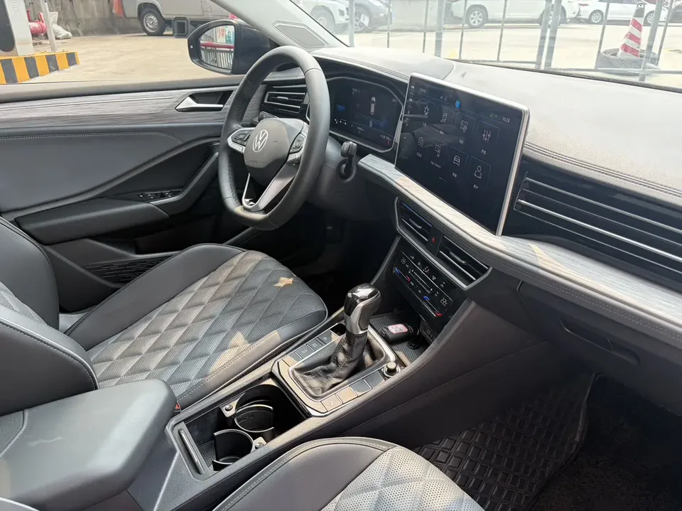 Volkswagen Sagitar Sagitar 200TSI DSG Flying Edition 2022 — миниатюра 3
