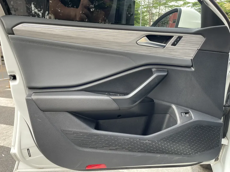 Volkswagen Sagitar Sagitar 2023 280TSI DSG Transcendence Lite 2023 — thumbnail 3