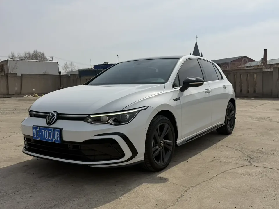 Volkswagen Golf Golf 2023 280TSI DSG R-Line 2022 — фото 1, купить с доставкой в Москву