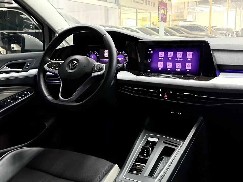 Volkswagen Golf golf 2023 280TSI DSG Pro 20th Anniversary 2024 — thumbnail 4