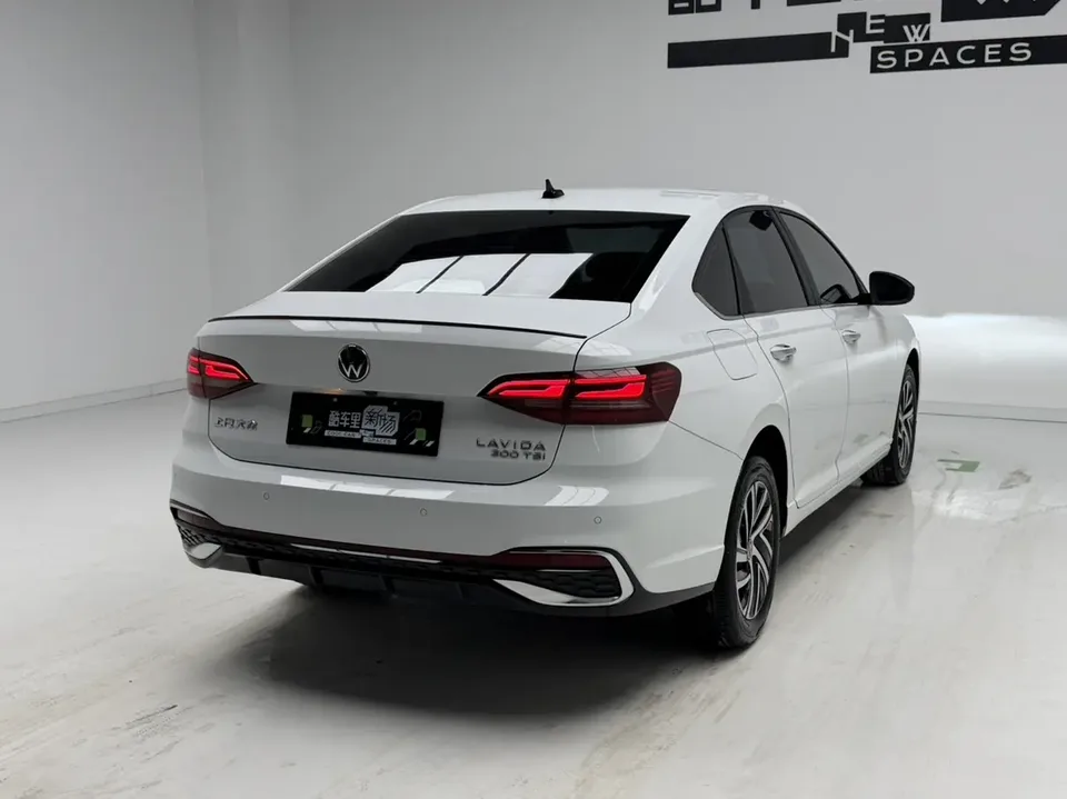 Volkswagen Lavida Lavida 2024 300TSI DSG Starry Sky Full Edition 2024 — миниатюра 4