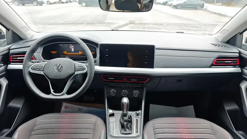Volkswagen Lavida Lavida 2023 300TSI DSG Starry Sky Edition 2024 — thumbnail 4