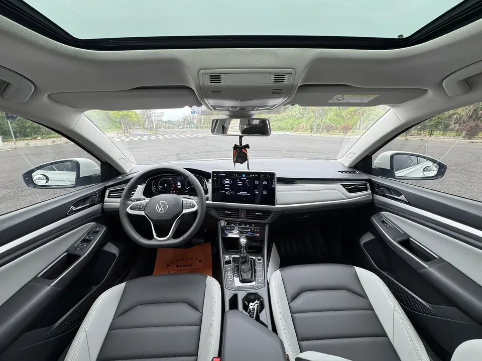 Volkswagen Bora 300TSI DSG Premium Edition 2023 — миниатюра 4