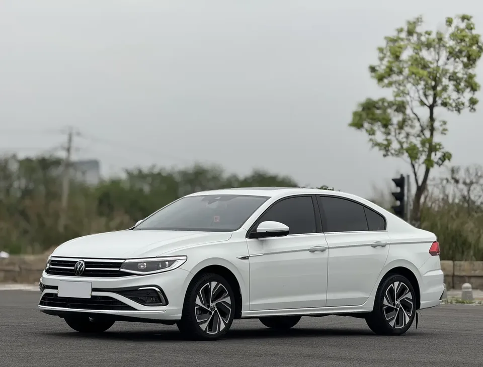 Volkswagen Bora 2023