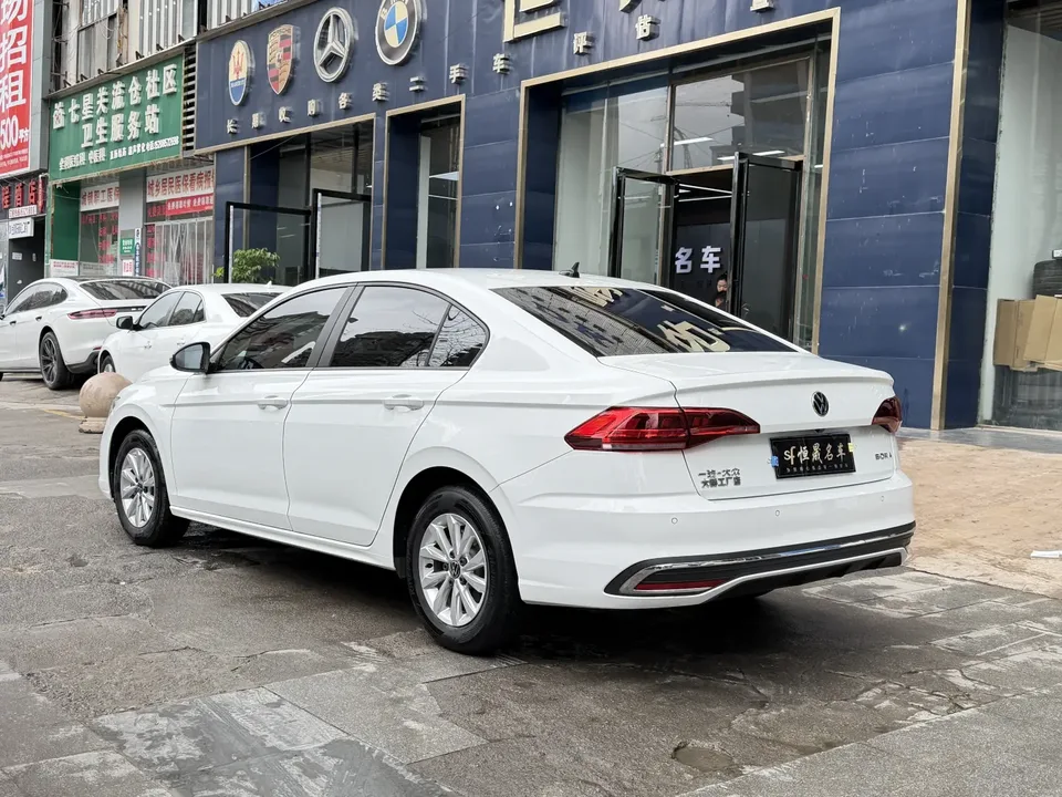 Volkswagen Bora Bora 2023 1.5L Automatic Limited Edition 2022 — миниатюра 4