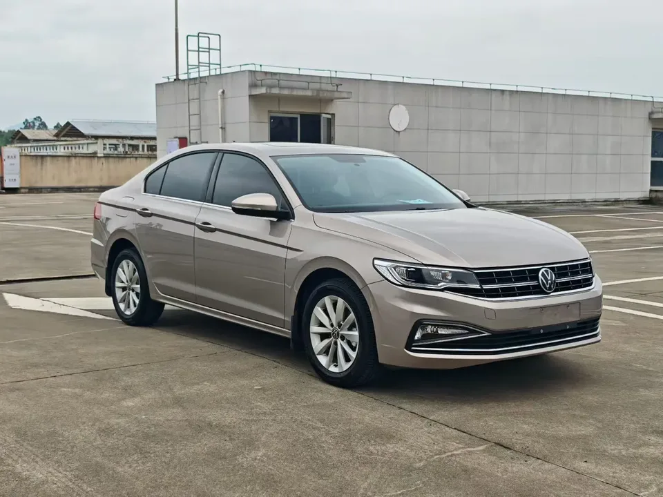 Volkswagen Bora Bora 2021 1.5L automatic fashion smart connected version 2022 — миниатюра 3