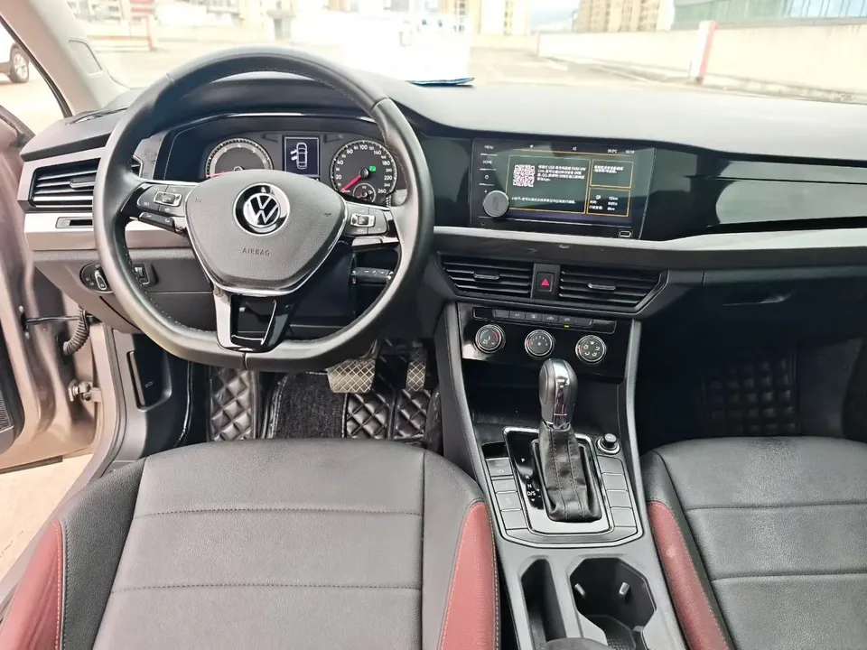 Volkswagen Bora Bora 2021 1.5L automatic fashion smart connected version 2022 — миниатюра 4