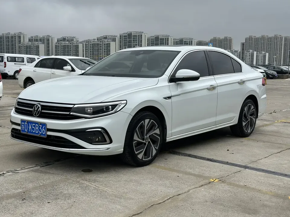 Volkswagen Bora Bora 2023 280TSI DSG Premium Edition 2022 — фото 1, купить с доставкой в Москву