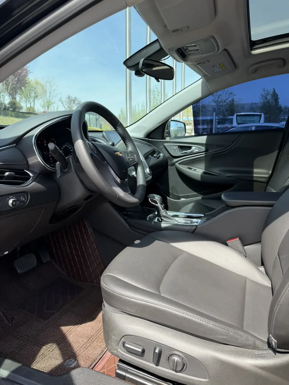 Chevrolet Malibu Xl 1.5T sharp version 2023 — миниатюра 4