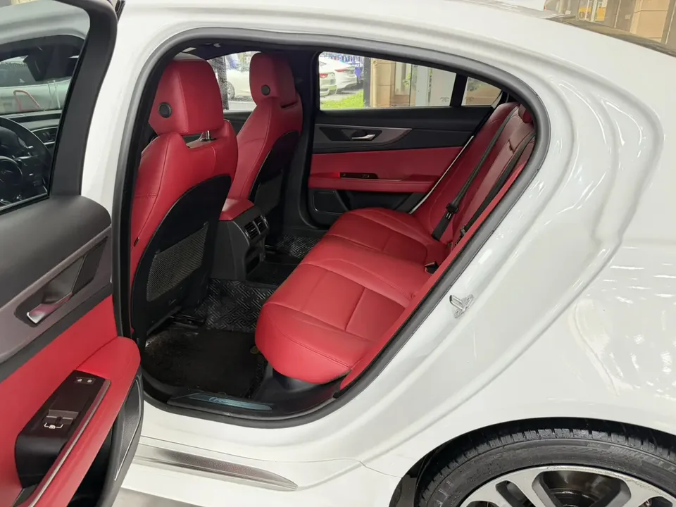 Jaguar XEL Jaguar XEL 2.0T 250PS R-DYNAMIC S Progressive Sports Edition 2023 — thumbnail 3
