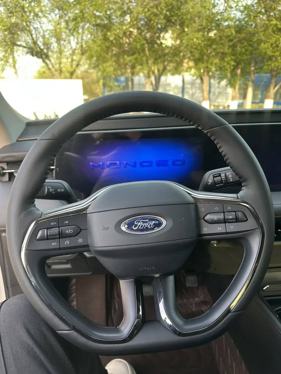 Ford Mondeo facelift EcoBoost 245 luxury model 2024 — миниатюра 3