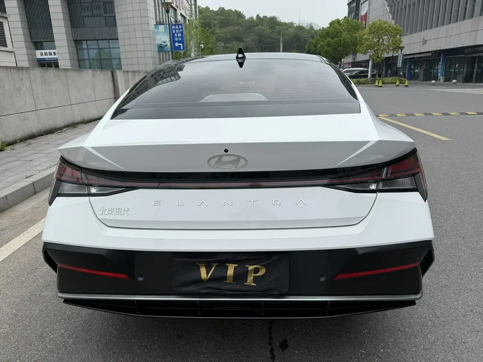 Hyundai Elantra Elantra 2023 1.5L CVT LUX Premium Edition 2024 — thumbnail 2