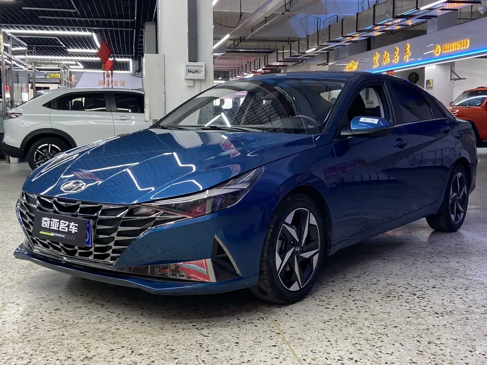Hyundai Elantra 2022