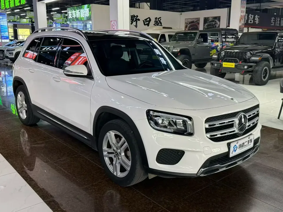 Mercedes-Benz GLB-Class 2023