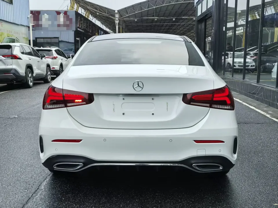 Mercedes-Benz Mercedes Benz A Class second facelift A 200 L sports sedan fashion version 2023 — миниатюра 2