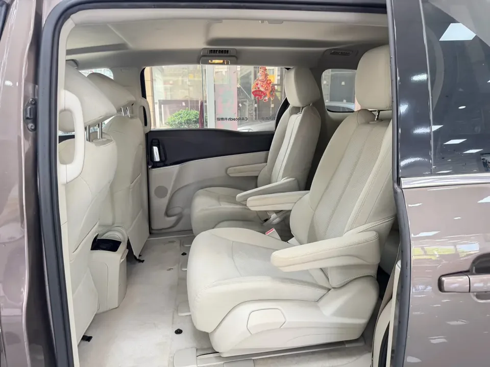 Buick GL8 Buick GL8 2023 Land Business Class 2.0T Comfort Edition 2022 — миниатюра 3