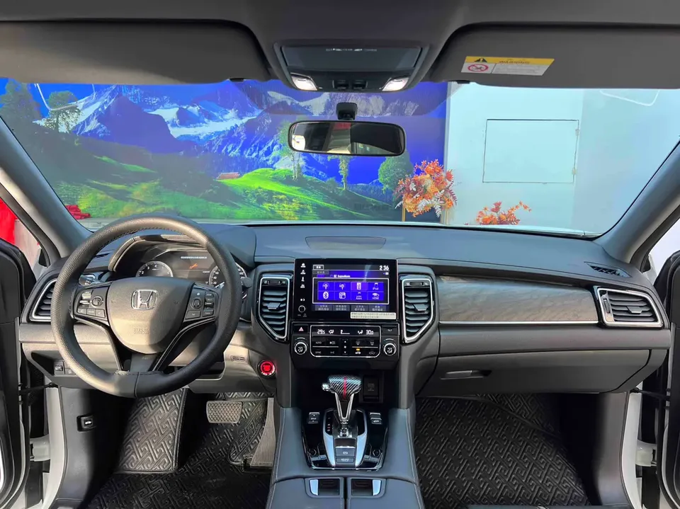 Honda UR-V 240TURBO 2WD Joy Edition 2023 — миниатюра 4