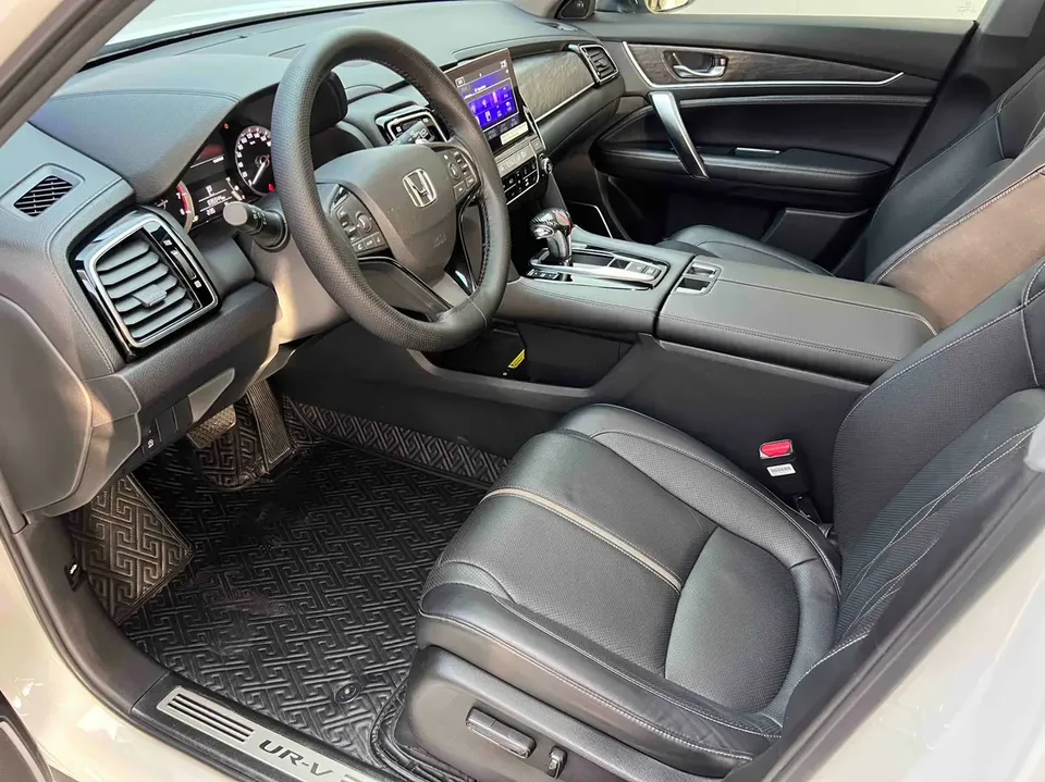 Honda UR-V 240TURBO 2WD Joy Edition 2023 — миниатюра 5