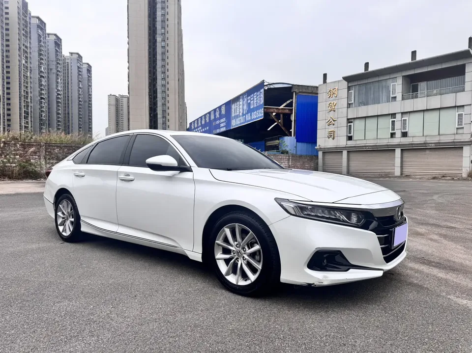 Honda Accord Accord 2022 260TURBO Deluxe Edition 2022 — миниатюра 3