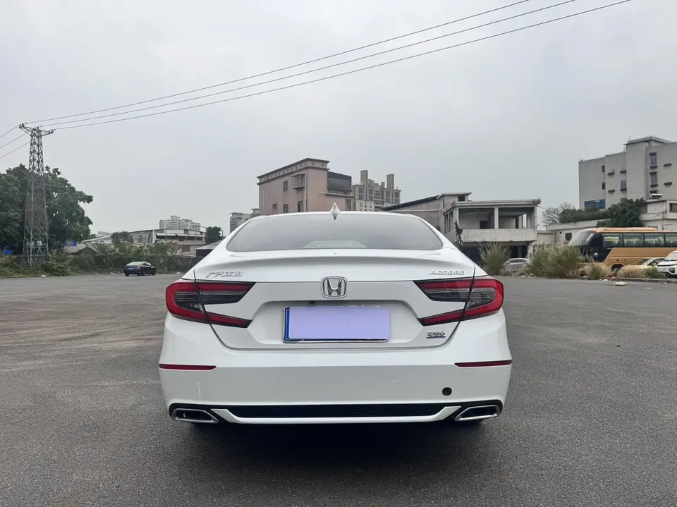 Honda Accord Accord 2022 260TURBO Deluxe Edition 2022 — миниатюра 5