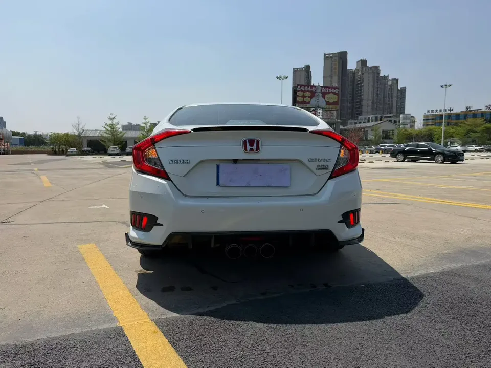 Honda CIVIC 220TURBO CVT burning version National VI 2022 — миниатюра 2