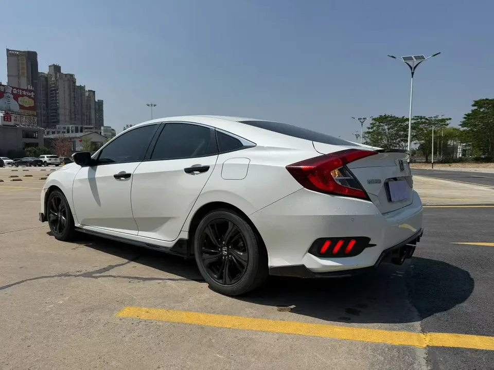 Honda CIVIC 220TURBO CVT burning version National VI 2022 — миниатюра 4
