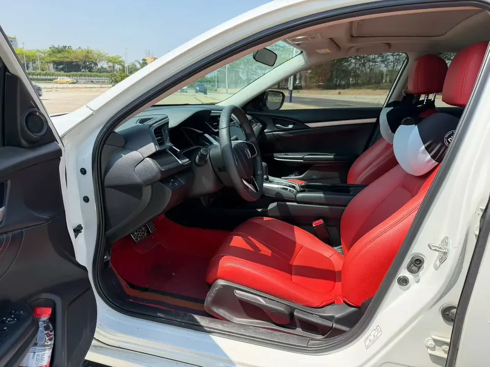 Honda CIVIC 220TURBO CVT burning version National VI 2022 — миниатюра 5