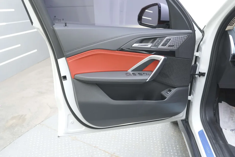BMW X1 BMW X1 2023 sDrive25Li X Design Package 2024 — thumbnail 3