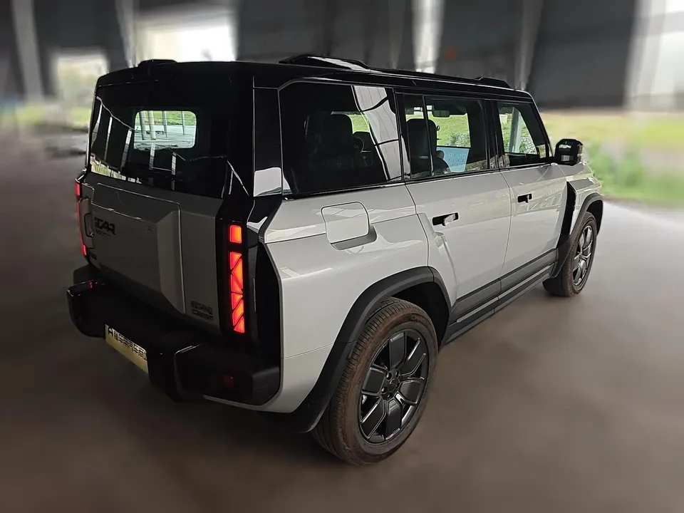 iCAR 03T iCAR 03T 2024 Two-wheel drive long-range version 2025 — thumbnail 2