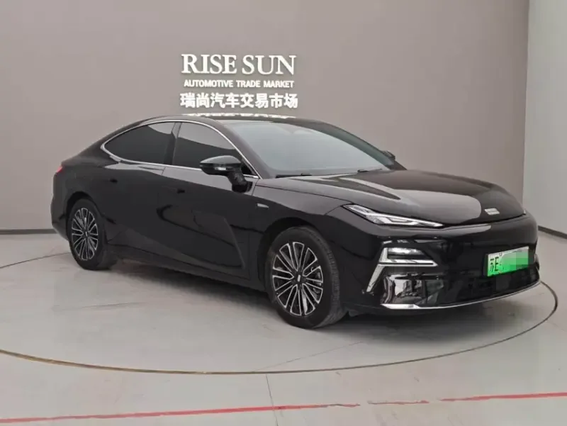 Geely Galaxy Star 8 PHEV 2025