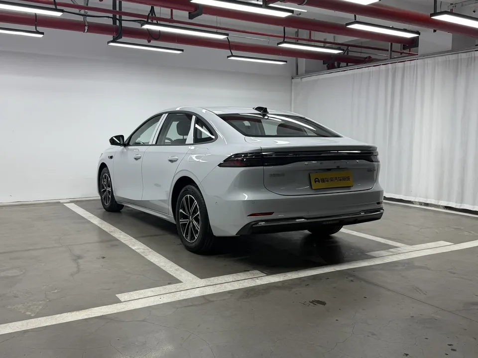 Geely Galaxy A7 PHEV 70km Launch Edition 2025 — миниатюра 2
