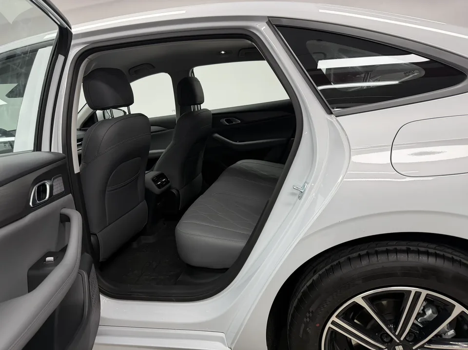 Geely Galaxy A7 PHEV 70km Launch Edition 2025 — миниатюра 5