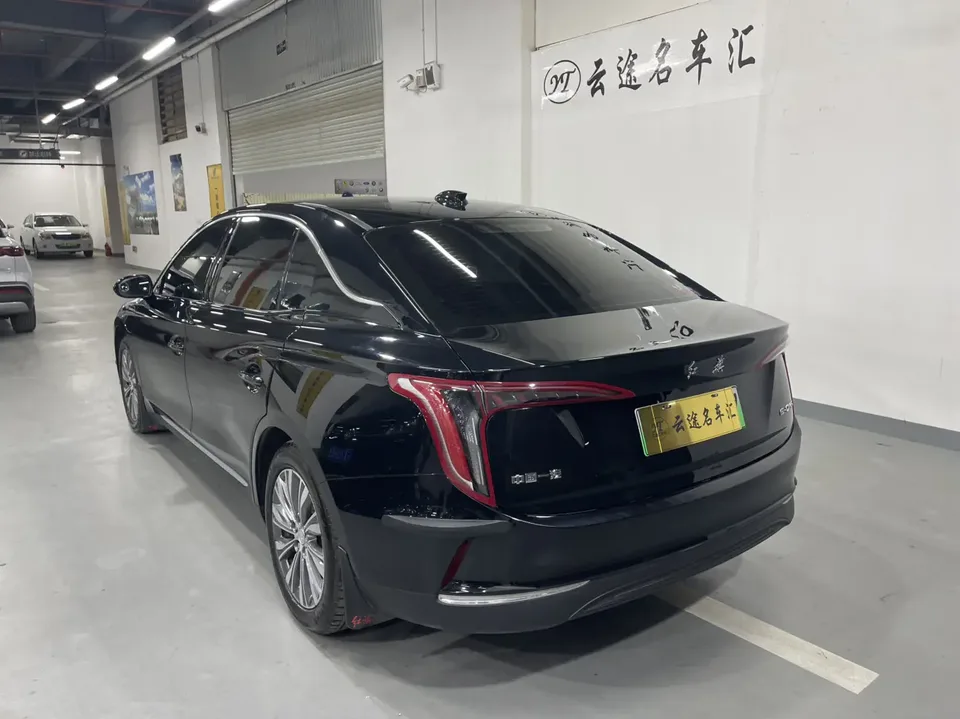 Hongqi E-QM5 450KM Travel Edition 100kW 2025 — миниатюра 2