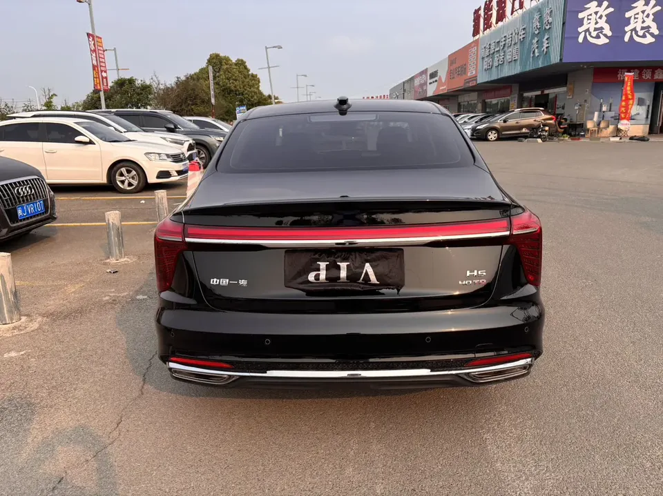 Hongqi H5 Hongqi H5 2023 2.0T Automatic Intelligent Connection Flagship Edition 2022 — миниатюра 2