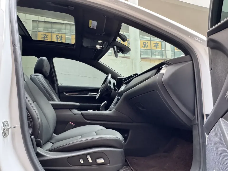 Cadillac XT5 XT5 2022 Cadillac XT5 2022 2.0T two-wheel drive luxury model 2022 — thumbnail 4