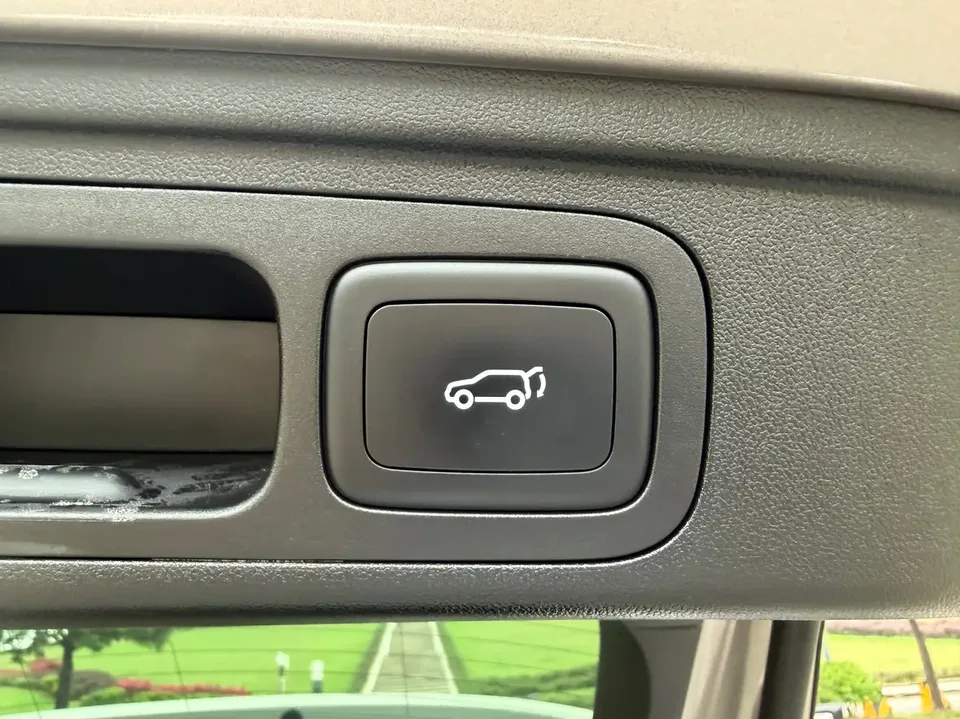 Roewe D5X DMH 135 Flagship Edition 2025 — миниатюра 3